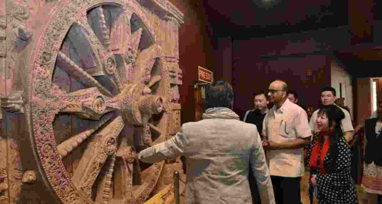 Singapore President visits Konark temple, Odisha Singapore President visits Konark temple, Odisha
