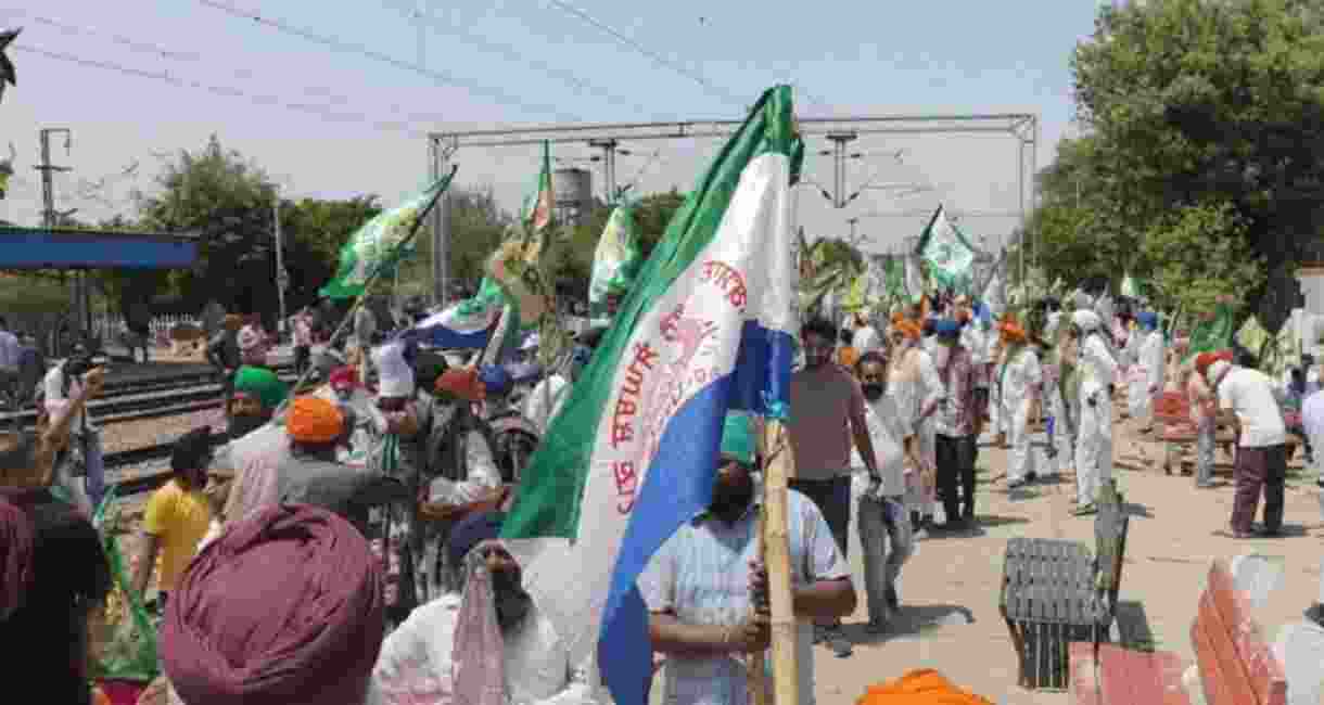 Punjab-Haryana border sealed to prevent farmers to reach Delhi 