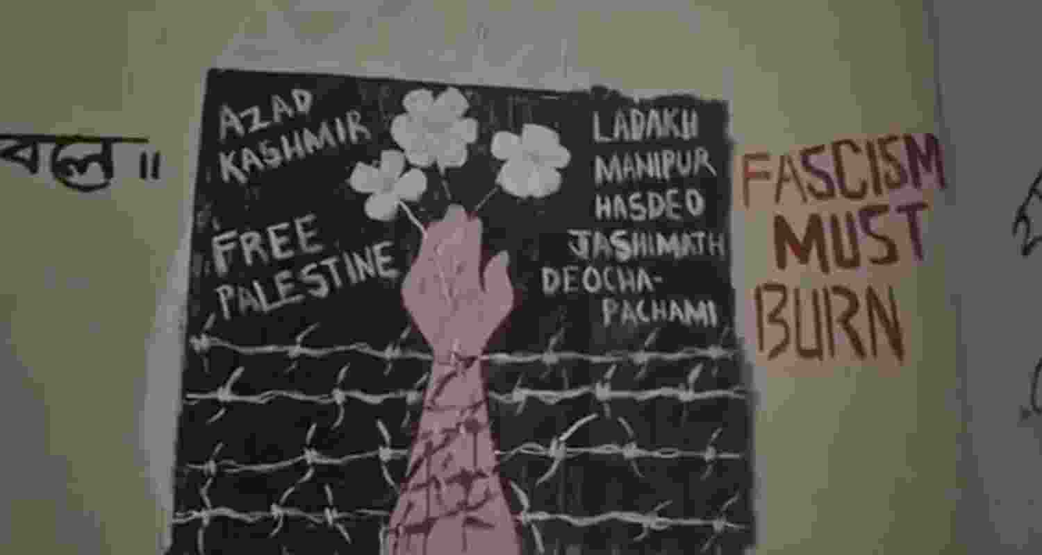 WB: ‘Azad Kashmir’, 'Free Palestine' graffiti sparks row at JU