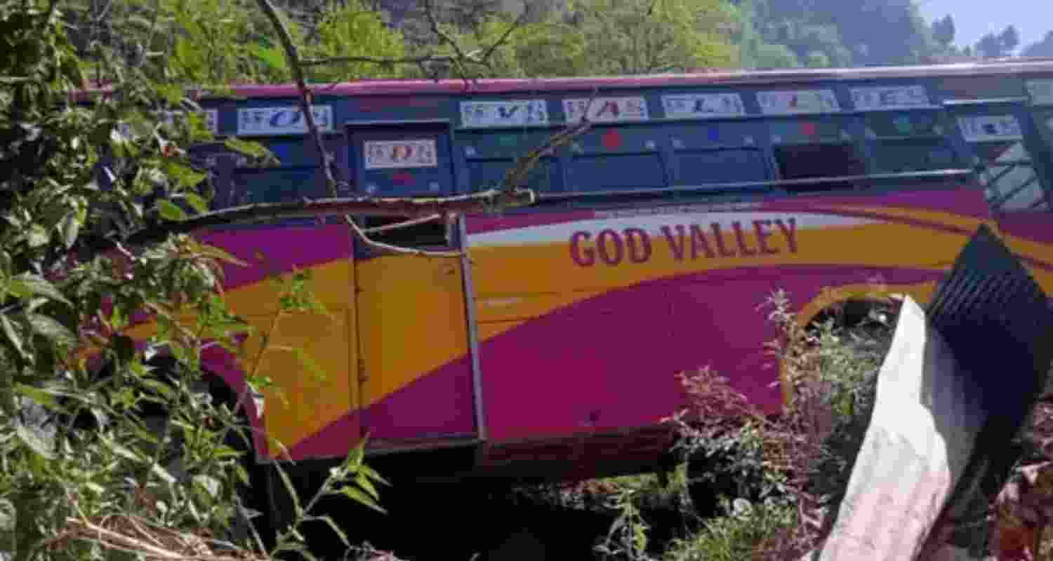 25 injured as bus overturns in Himachal's Kullu district