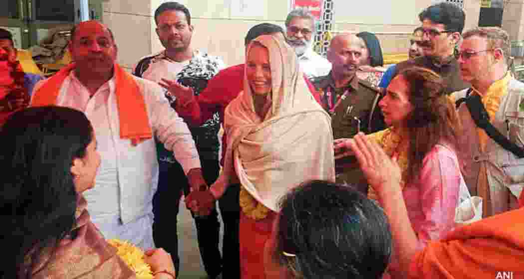Laurene Powell Jobs visited Kashi Vishwanath Temple before Maha Kumbh in Prayagraj. Renamed herself as ‘Kamala,’ she plans to take a holy dip in the Ganga and stay for the spiritual event.