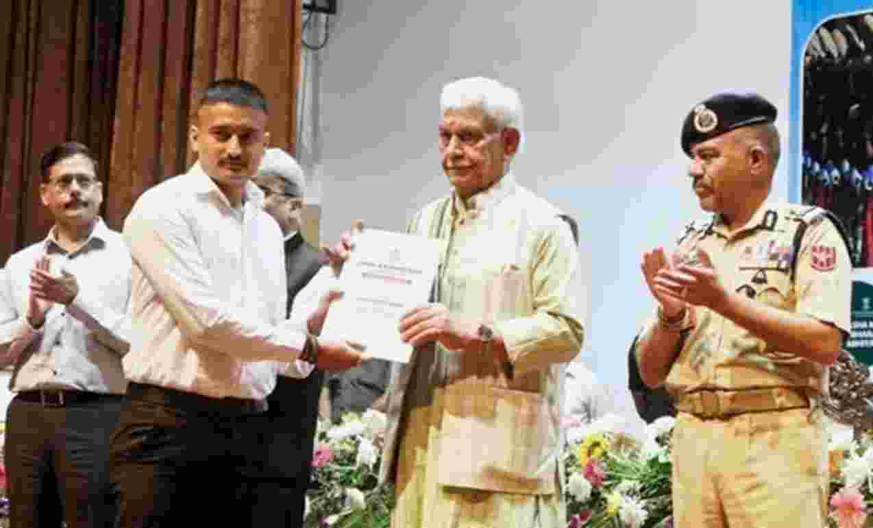 LG urges new recruits in JKP to maintain pride of Police Force