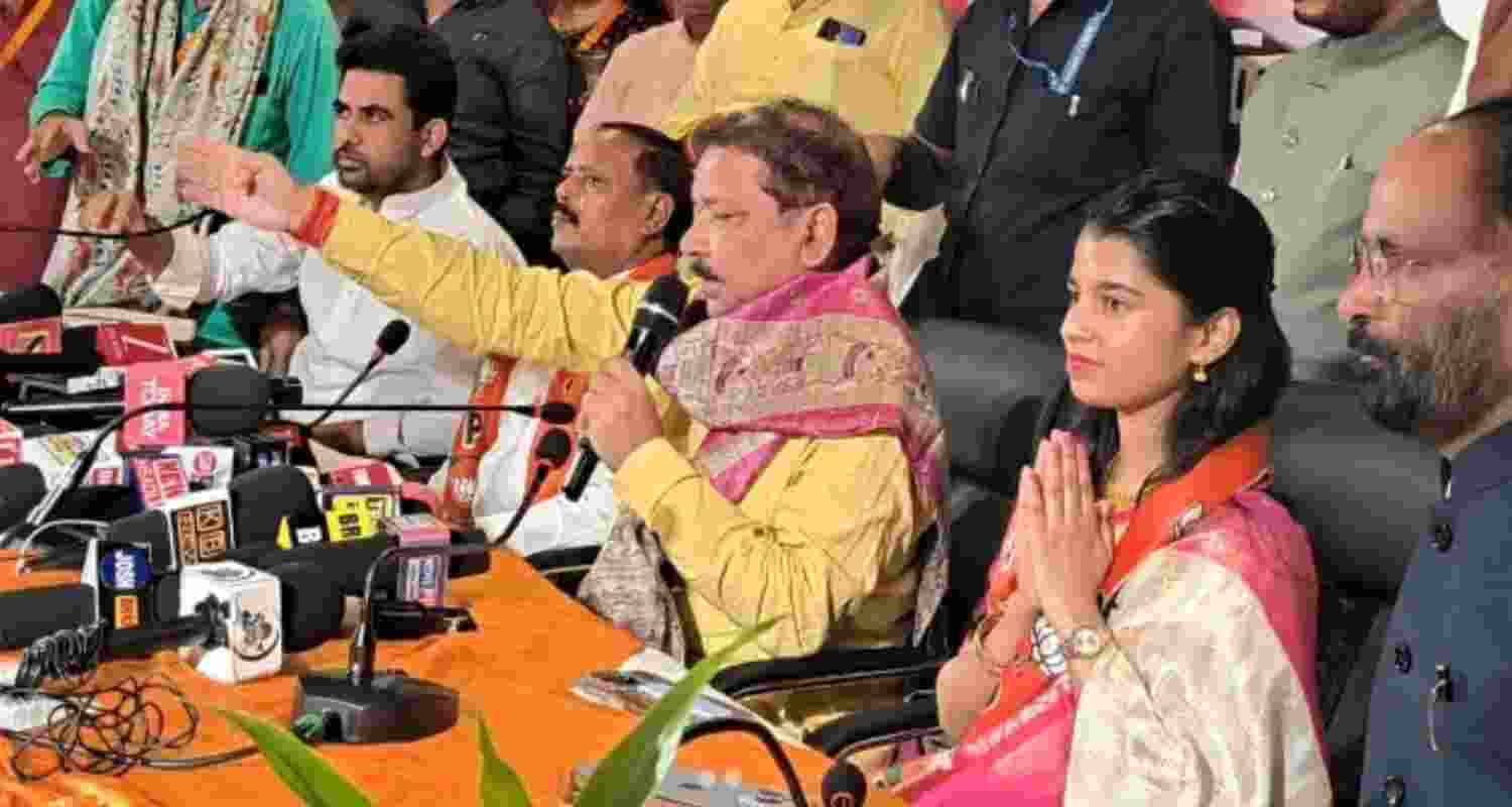 Folk singer Maithili Thakur joins BJP in Patna. 