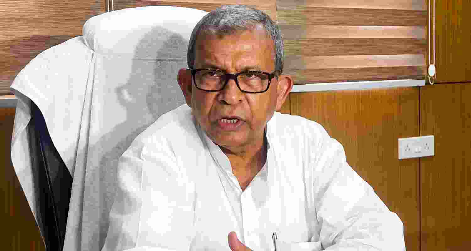 TMC faces fresh turmoil as Manas Bhunia resigns, Saayoni Ghosh is removed from the youth wing, and the party launches a major reshuffle.