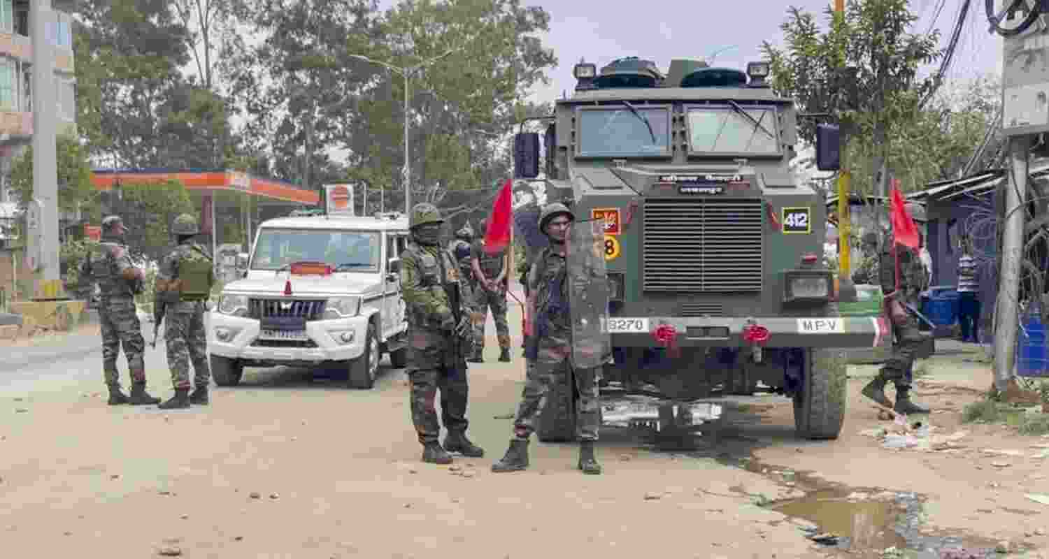 Manipur violence continues, 2 policemen injured