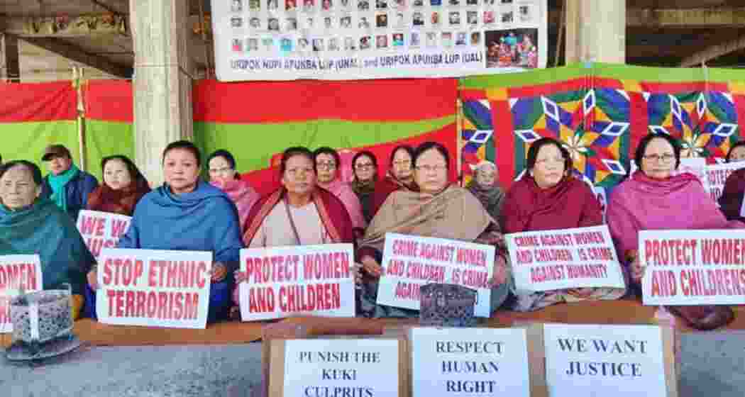 Protesters at Uripok Canteen Crossing continue their indefinite relay hunger strike, now in its 38th day, demanding justice for the Jiribam massacre victims.