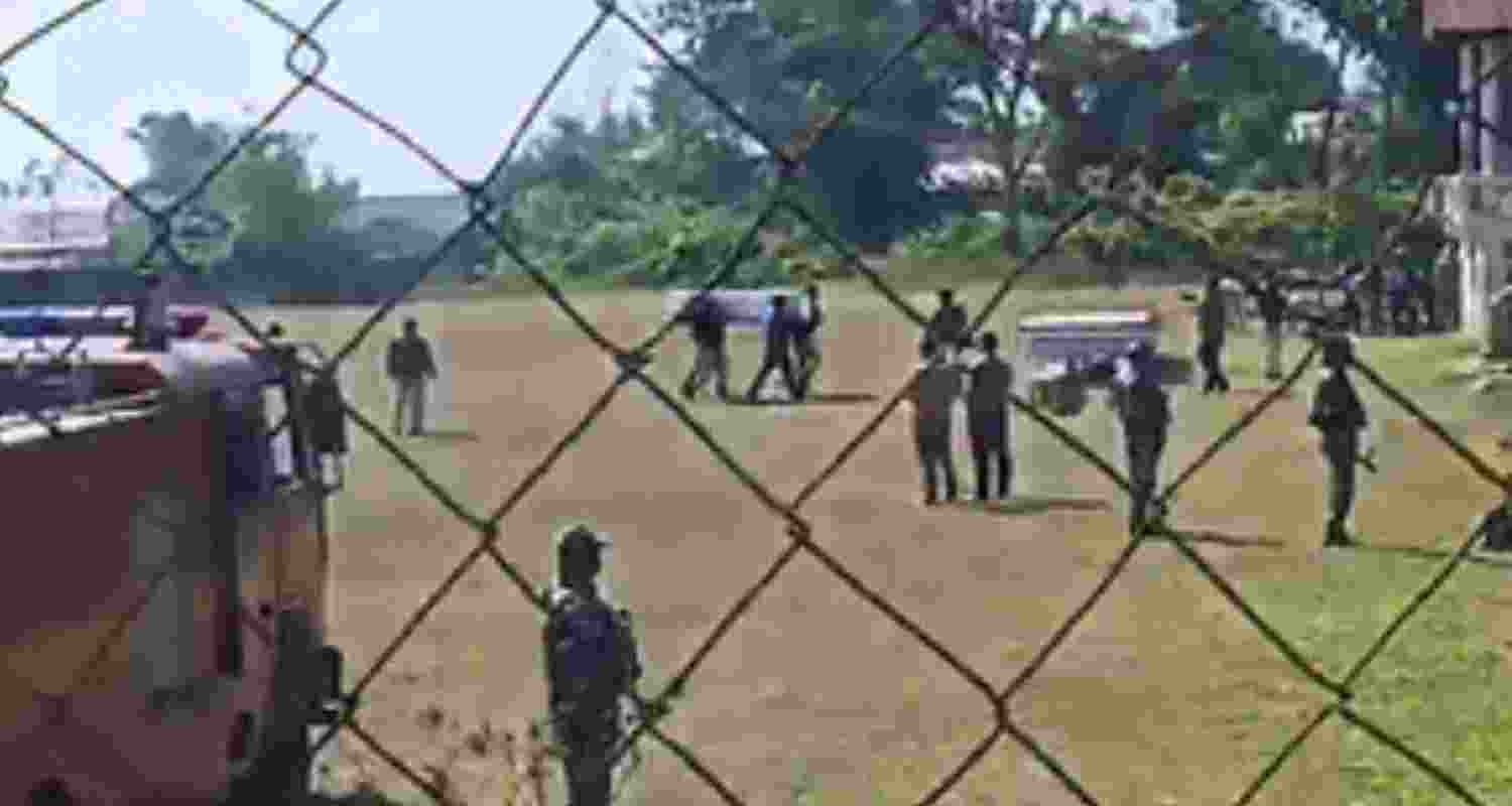 Meitei and Kuki groups want Centre's intervention. Meitei and Kuki groups want Centre's intervention.