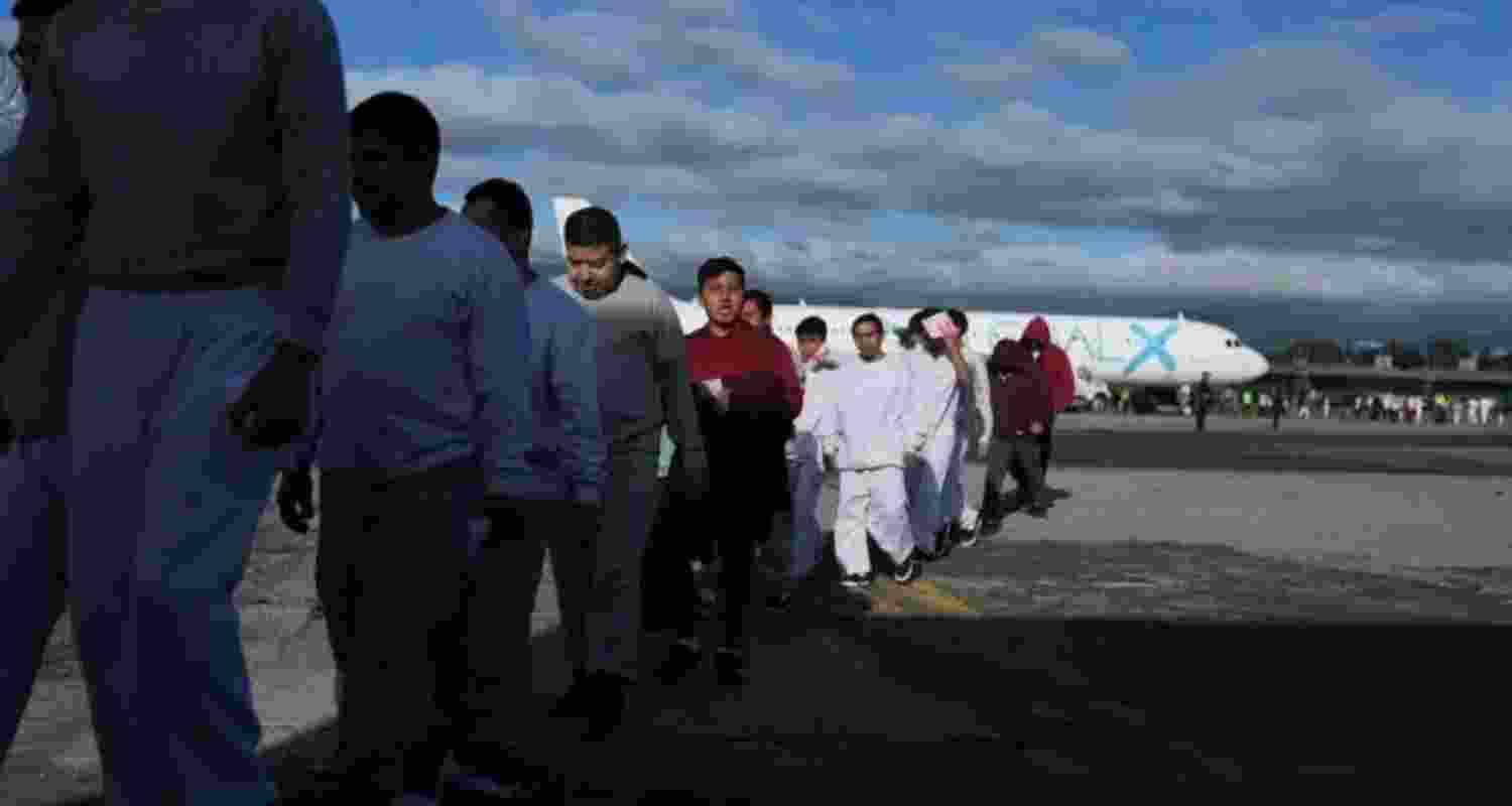 US deports nearly 2,300 Mexicans to Guatemala despite objections