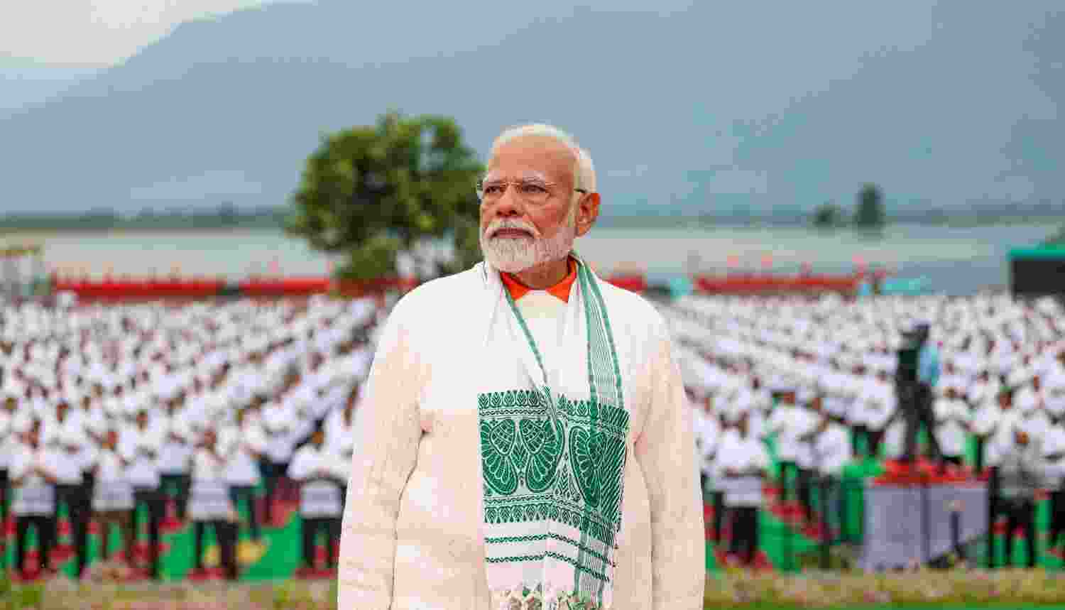 PM Modi leads Yoga Day event in Srinagar