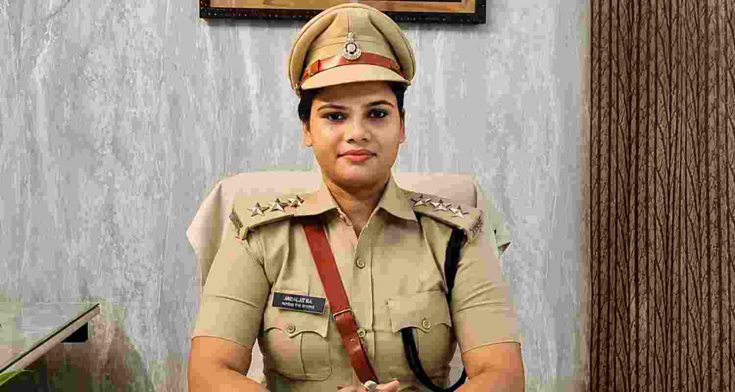 Katni CSP Neha Pachisia faces an FIR over alleged extortion, cheating and misuse of position in a land deal involving a murder accused's family.