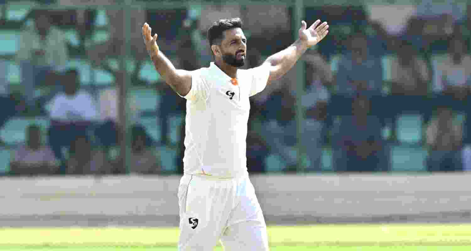 Star pacer Auqib Nabi took his seventh five-wicket haul (5/54) of the season.