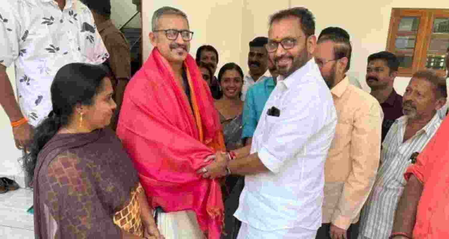 Former Navy Personnel Ragesh Gopakumar was felicitated by BJP leaders in Thiruvananthpuram.
