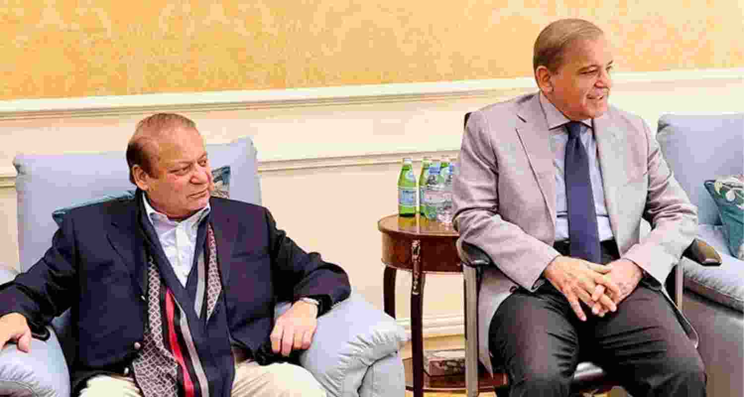 Nawaaz Shareef with his brother Shehbaz Shareef Nawaaz Shareef with his brother Shehbaz Shareef