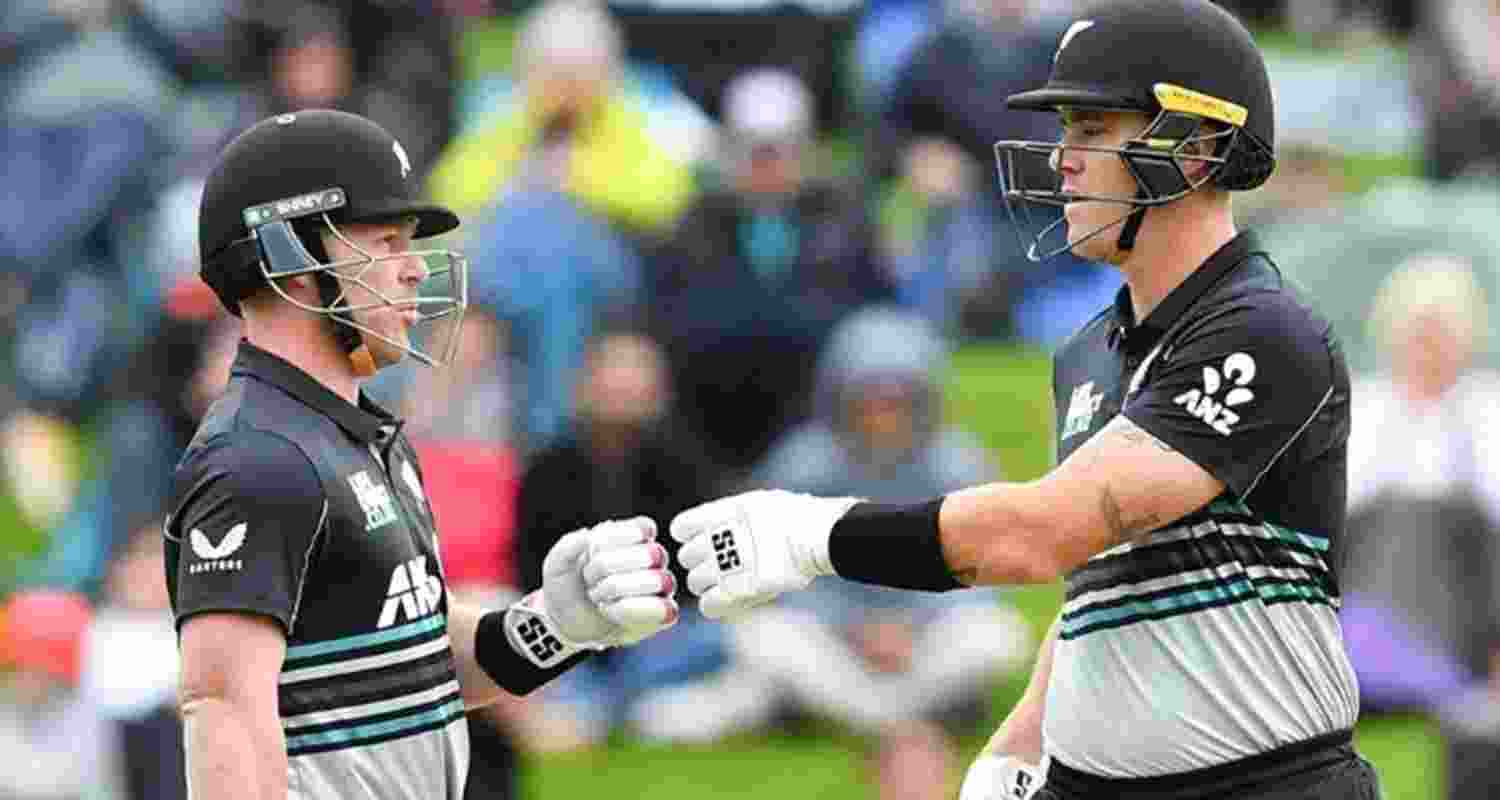 Tim Seifert blasted 45 from 22 balls and Finn Allen hit 38 from 16 as New Zealand cruised to a five-wicket win over Pakistan.