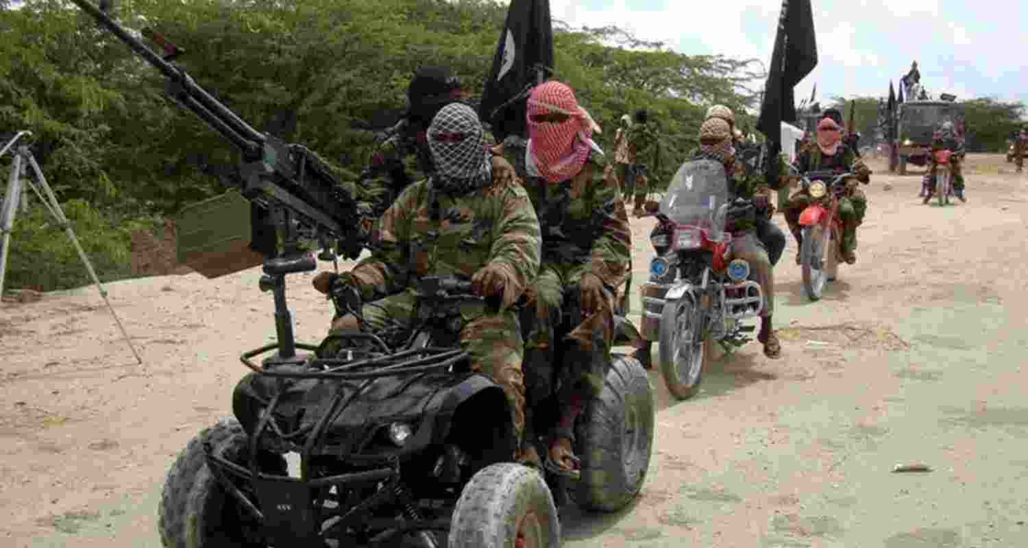 Gunmen kill 30 in coordinated village attacks in Nigeria’s Niger State; homes torched, many missing as security crisis deepens.