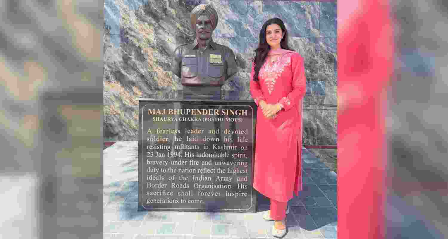 Nimrat's emotional post for martyred father on birth anniversary