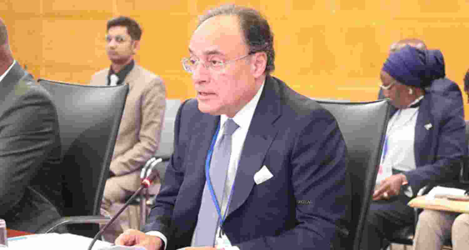 Pak govt faces embarrassment as opposition blocks money bill