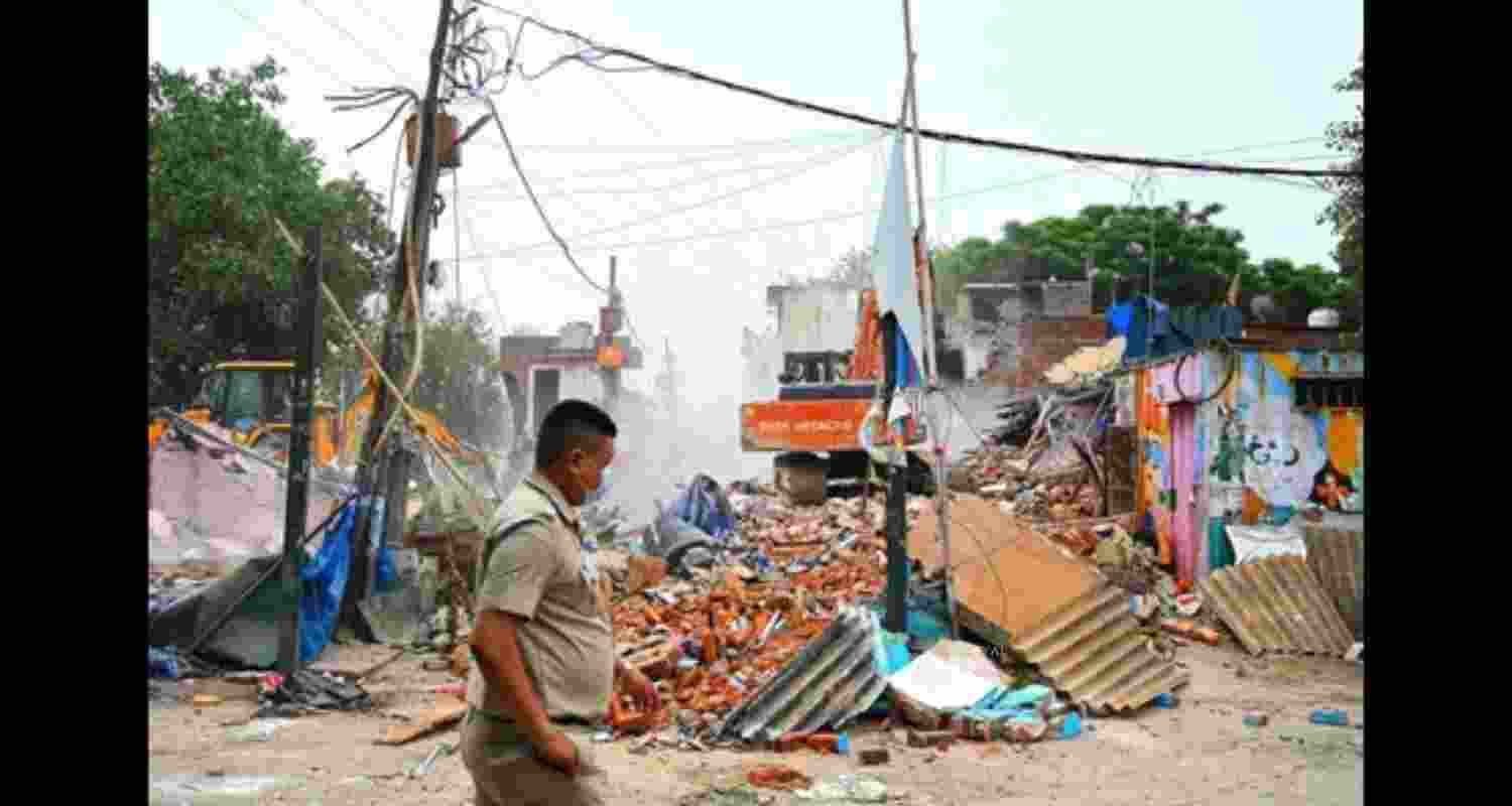 AAP  leaders visit Delhi's demolition site, slam BJP govt action