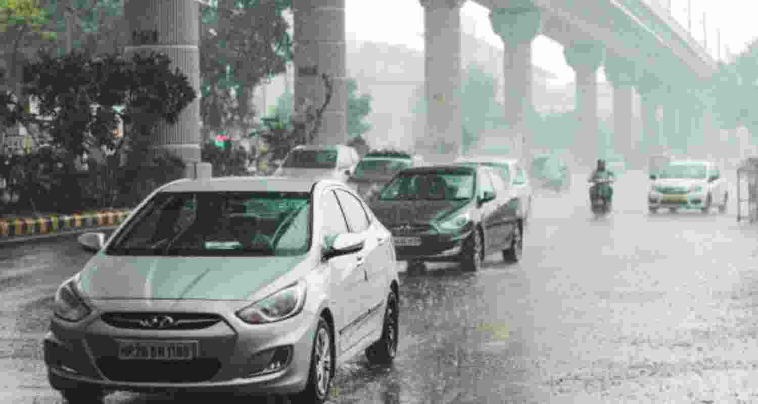 Light showers bring relief to Delhi-NCR, 'alert' for heavy rains
