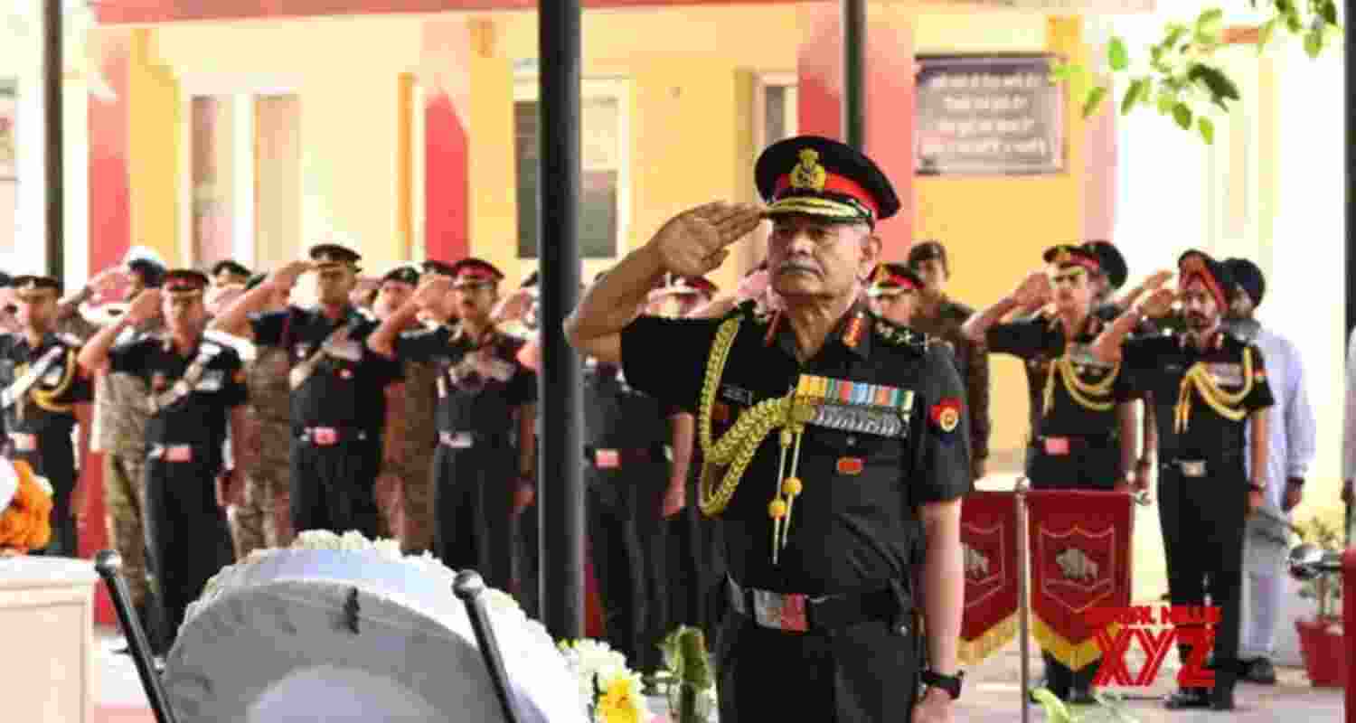 Siachen soldier dies on line of duty, Army chief lays wreath