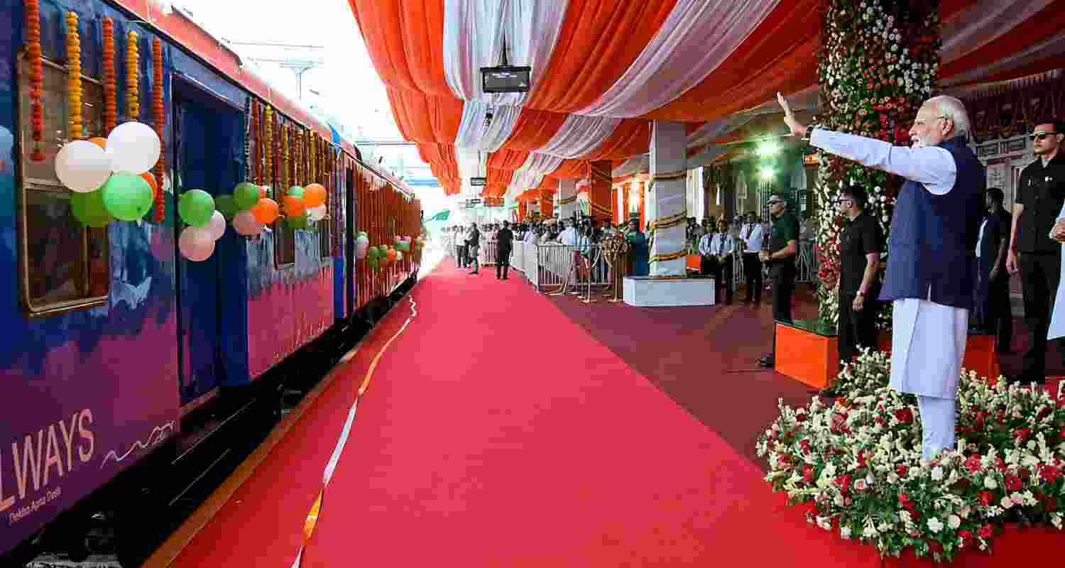 PM Modi flagged off India's first hydrogen-powered train and launched projects worth Rs 14,700 crore in Haryana, highlighting rail and road growth.