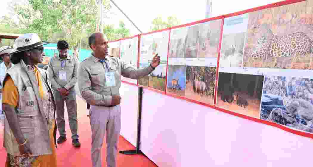 President Droupadi Murmu interacts with ‘Cheetah Mitras’ at Kuno National Park in Madhya Pradesh.