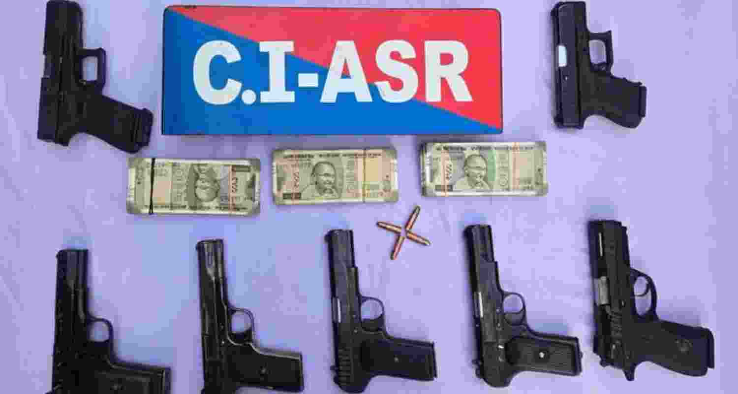Punjab Police on Sunday said they have busted a weapon-smuggling module with links to Pakistan and arrested a man from Amritsar. Image: X 