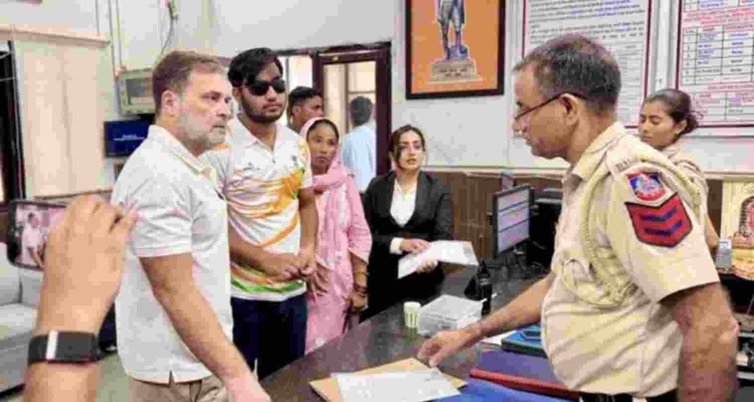 Rahul Gandhi stages sit-in, seeks FIR over July 20 police action