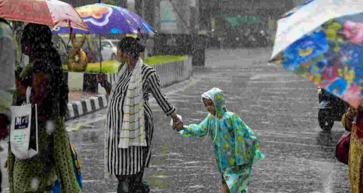 Mumbai, Thane on red alert amid heavy rain warning in Maharashtra