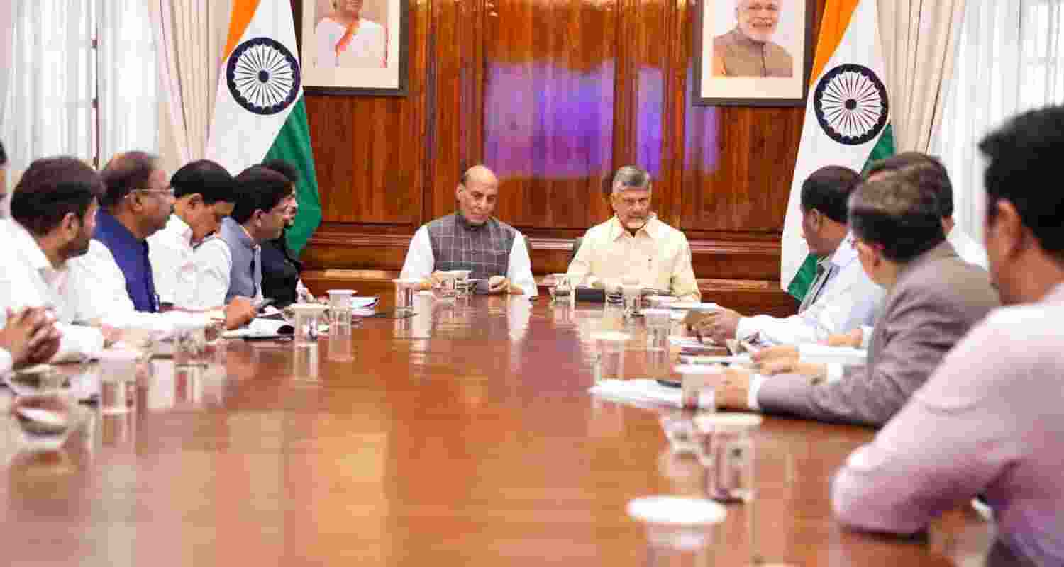 Naidu in Delhi, seeks Centre’s support for Andhra's key projects Naidu in Delhi, seeks Centre’s support for Andhra's key projects