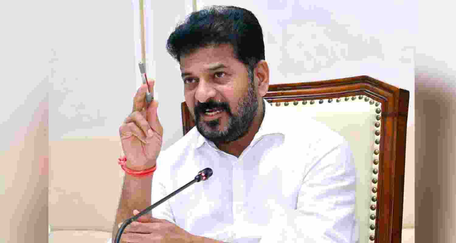 Telangana CM orders to detain illegal Pak, B’desh nationals