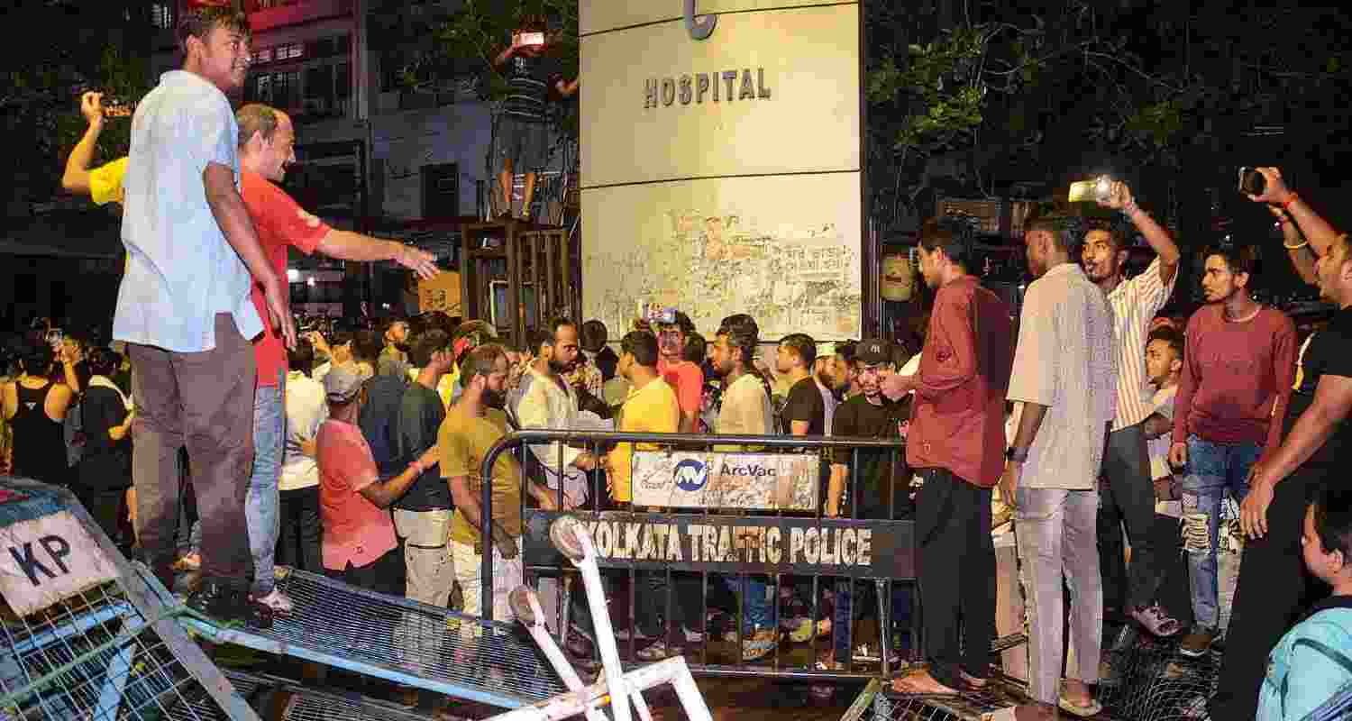 RG Kar nurses protest after hospital vandalised