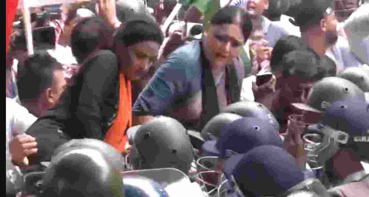 RG Kar: Protestors reach assembly point, demand CM's resignation