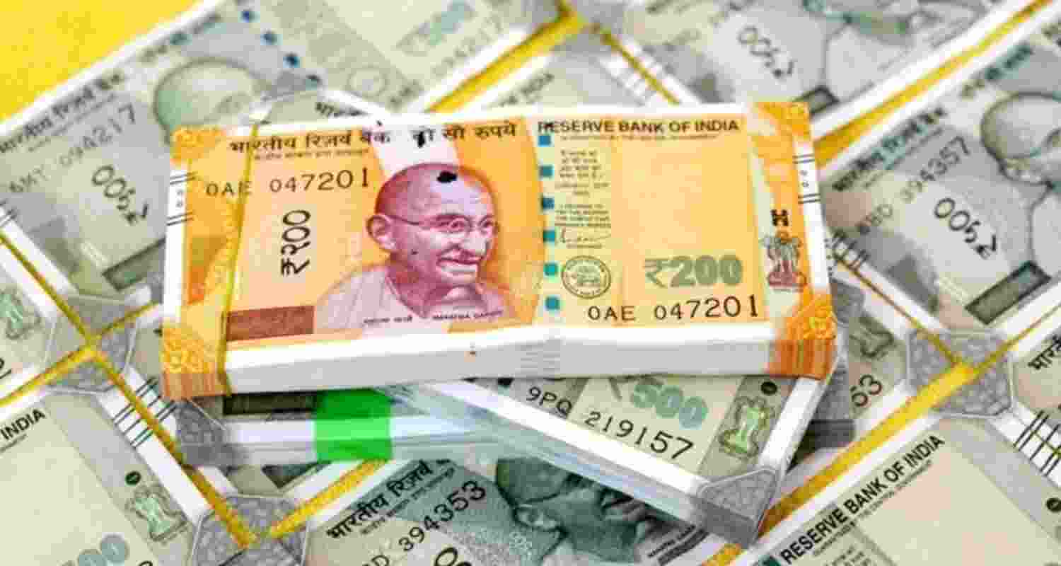 Rupee rises 40 paise to 95.20 against US dollar in early trade