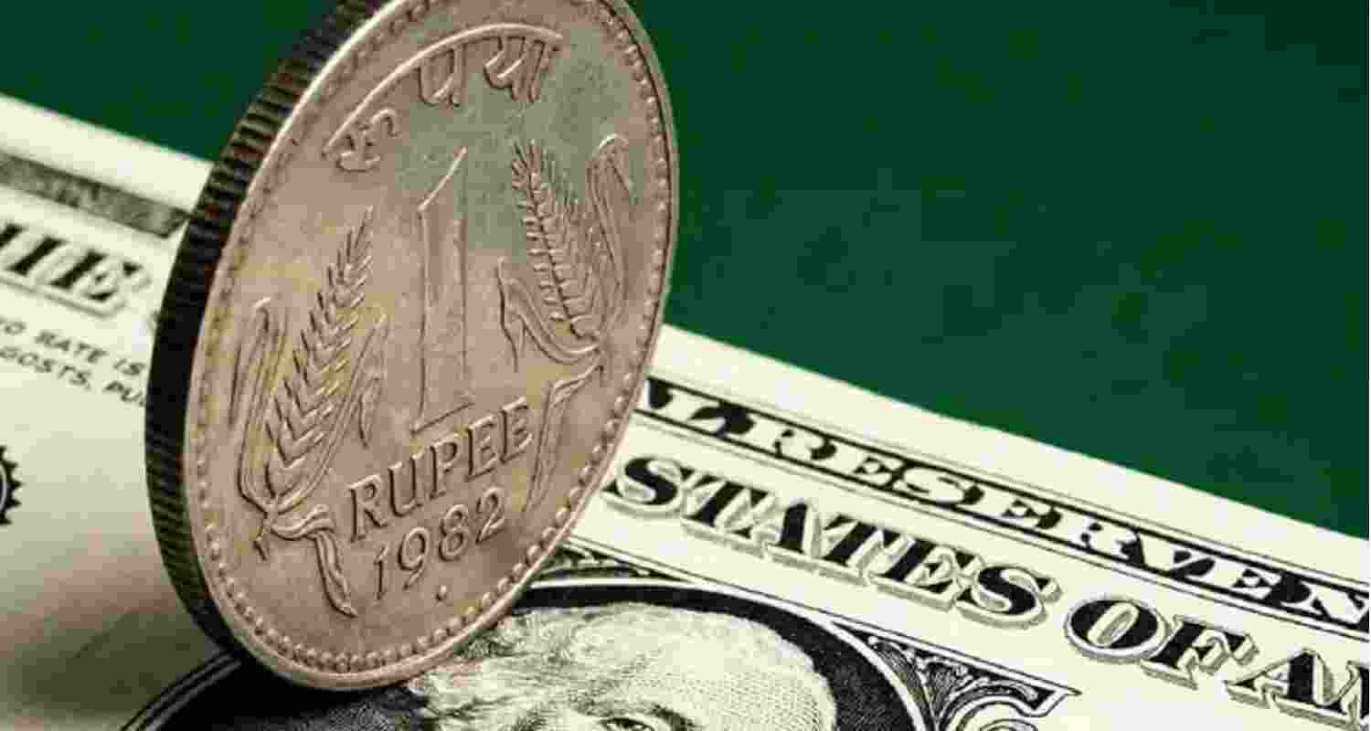 Rupee extends gains for second day amid reduced crude prices Rupee extends gains for second day amid reduced crude prices