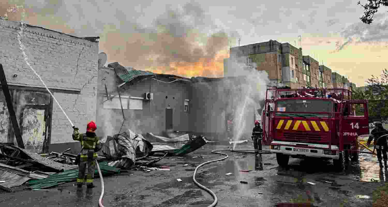Russia launches one of its biggest missile strikes on Kyiv after Ukraine's drone attack on Moscow, wounding civilians and damaging homes. Russia launches one of its biggest missile strikes on Kyiv after Ukraine's drone attack on Moscow, wounding civilians and damaging homes.