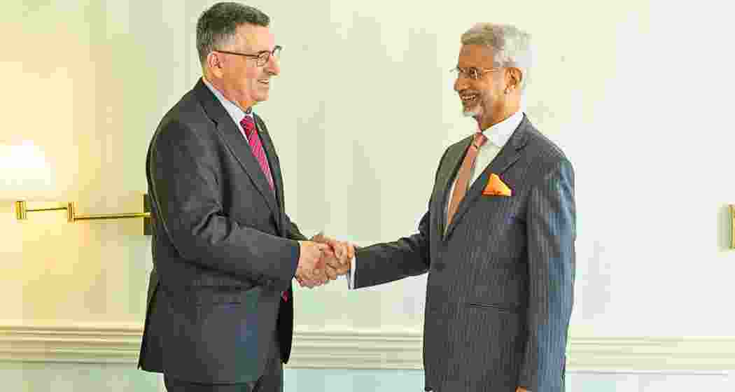 EAM S Jaishankar meets Israeli FM Gideon Sa'ar in Germany. 