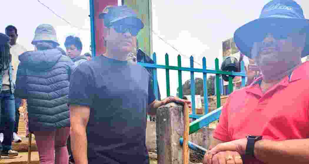 Cricket legend Sachin Tendulkar poses with locals during his holiday in Meghalaya, where he visited Mawlynnong and Sohra and enjoyed a meal prepared by MasterChef India finalist Nambie Marak.

