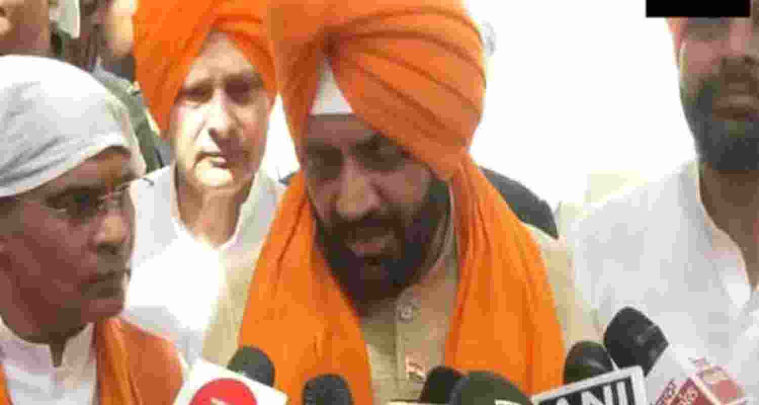 Saini prays at Anandpur Sahib, pays tribute on Baisakhi