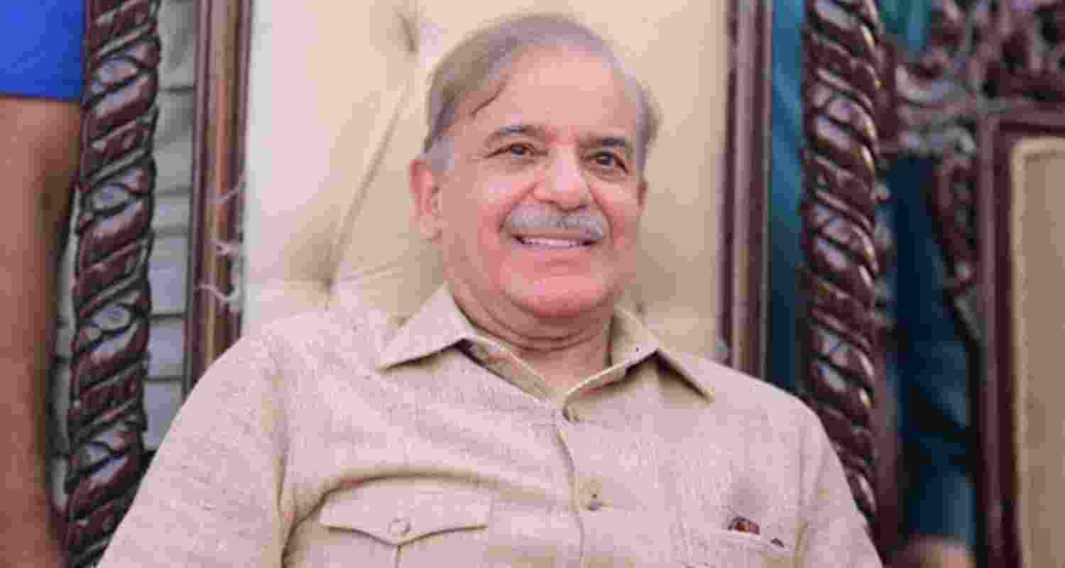 Prime Minister Shehbaz Sharif visits army headquarters to discuss national security. Prime Minister Shehbaz Sharif visits army headquarters to discuss national security.