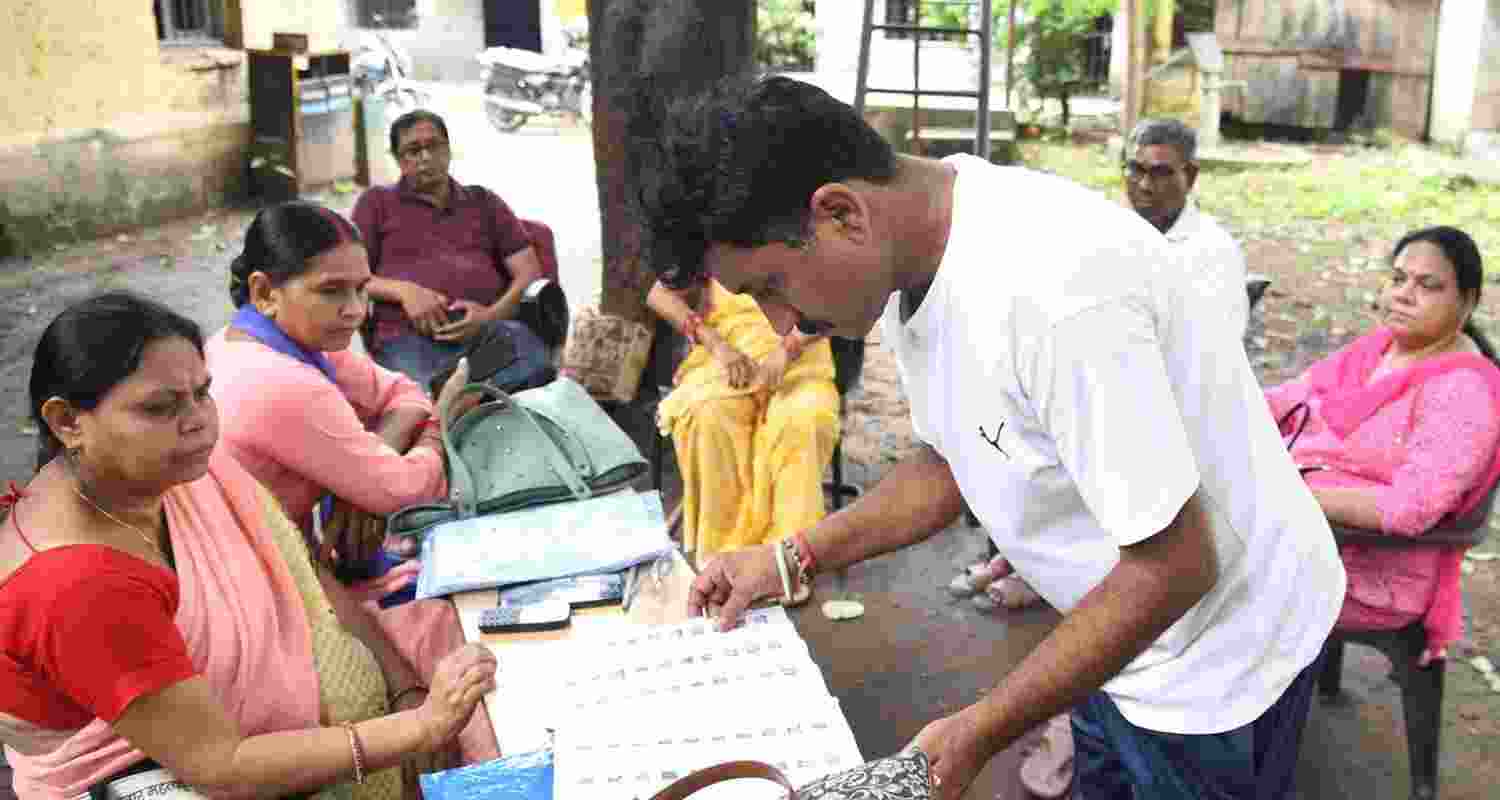 The SIR process, which determines additions and deletions in the voter list, has already become a politically charged issue in West Bengal. The SIR process, which determines additions and deletions in the voter list, has already become a politically charged issue in West Bengal.