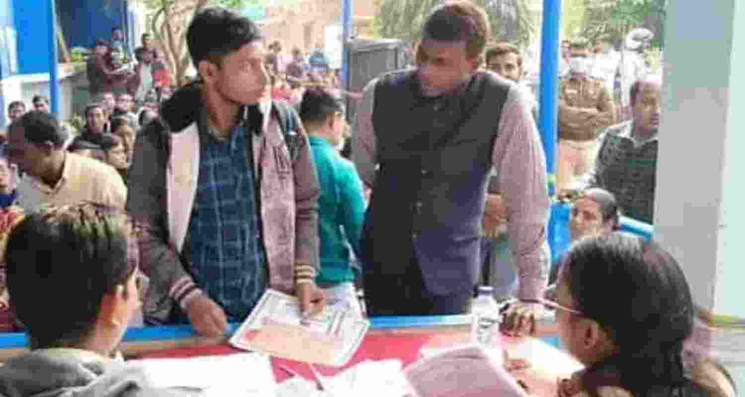 EC roll observer’s car attacked in WB's South 24 Parganas