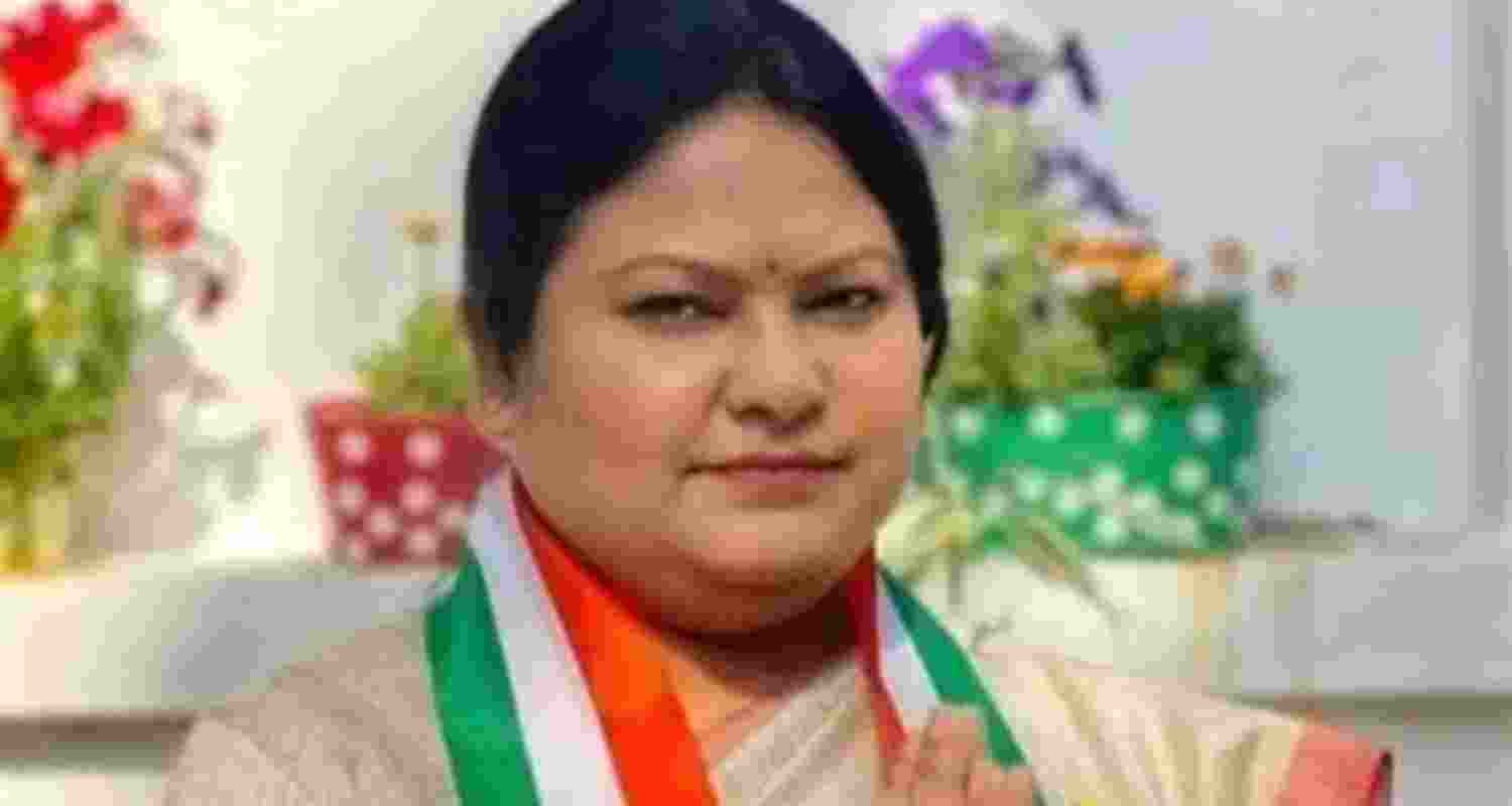 Shibu Soren’s daughter in law and MLA Sita Soren leaves party. Shibu Soren’s daughter in law and MLA Sita Soren leaves party.