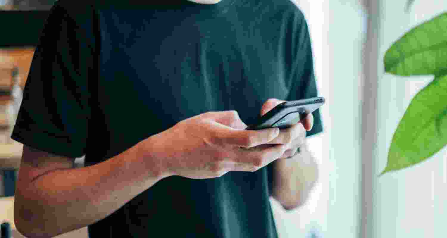 Excessive smartphone use harming parent-child relationships