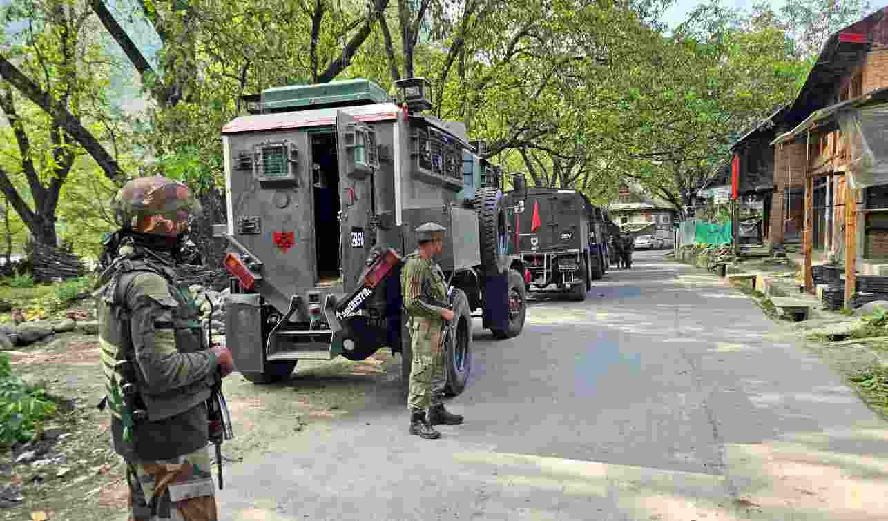 Soldier, terrorist killed in ongoing Kupwara encounter