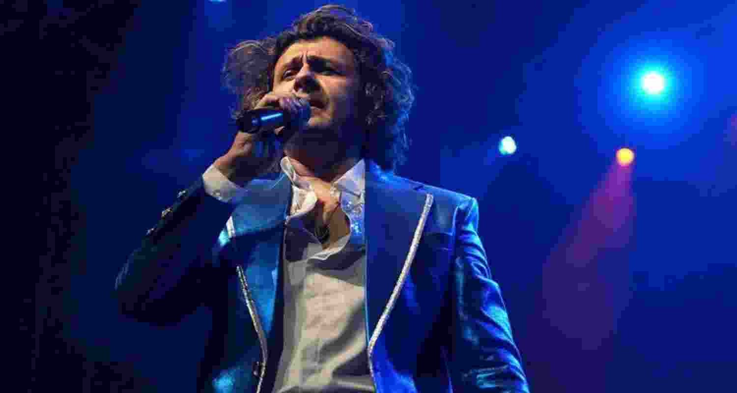 Sonu Nigam upset as Rajasthan CM leaves concert midway