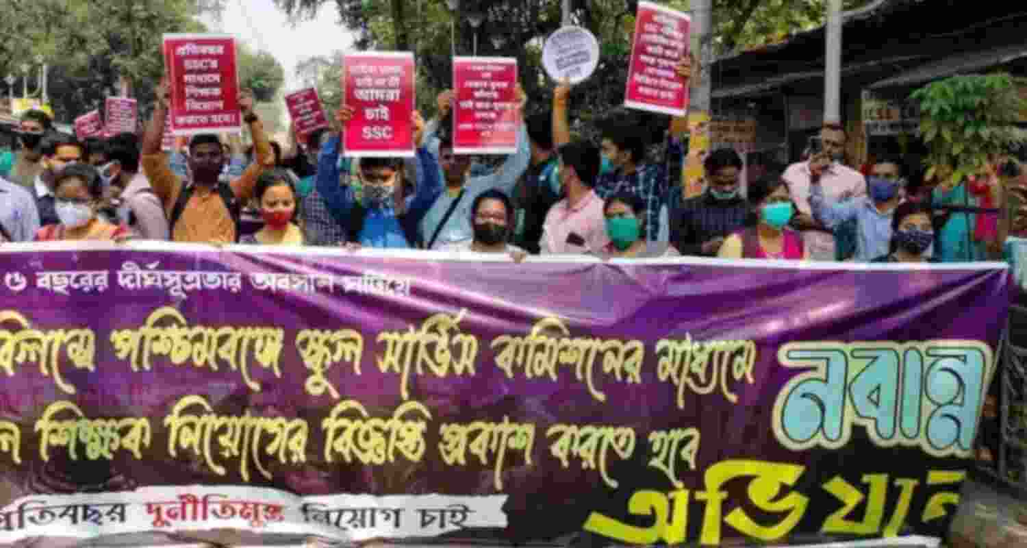 SSC examinees stage protest.