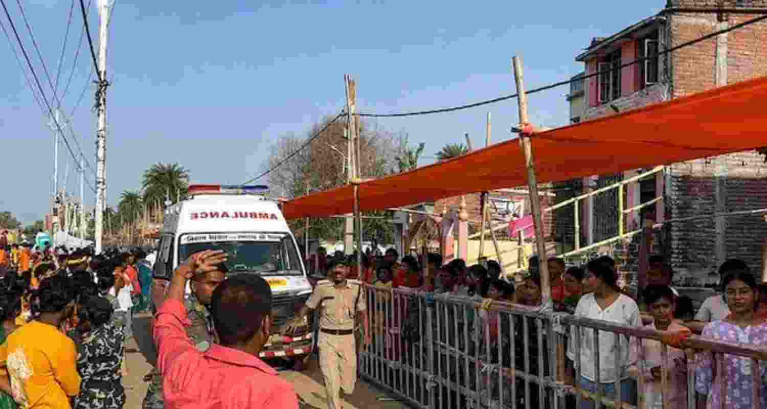 7 dead as snapped power line triggers temple stampede in Bihar's Lakhisarai