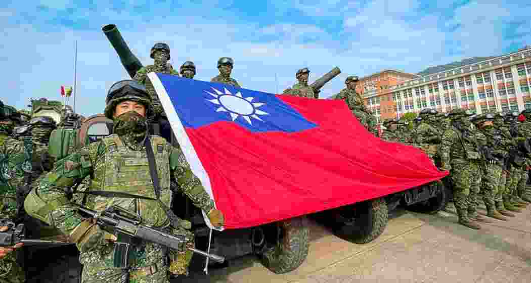 The army’s 564 Armored Brigade poses with the national flag in Kaohsiung. (Representative image)