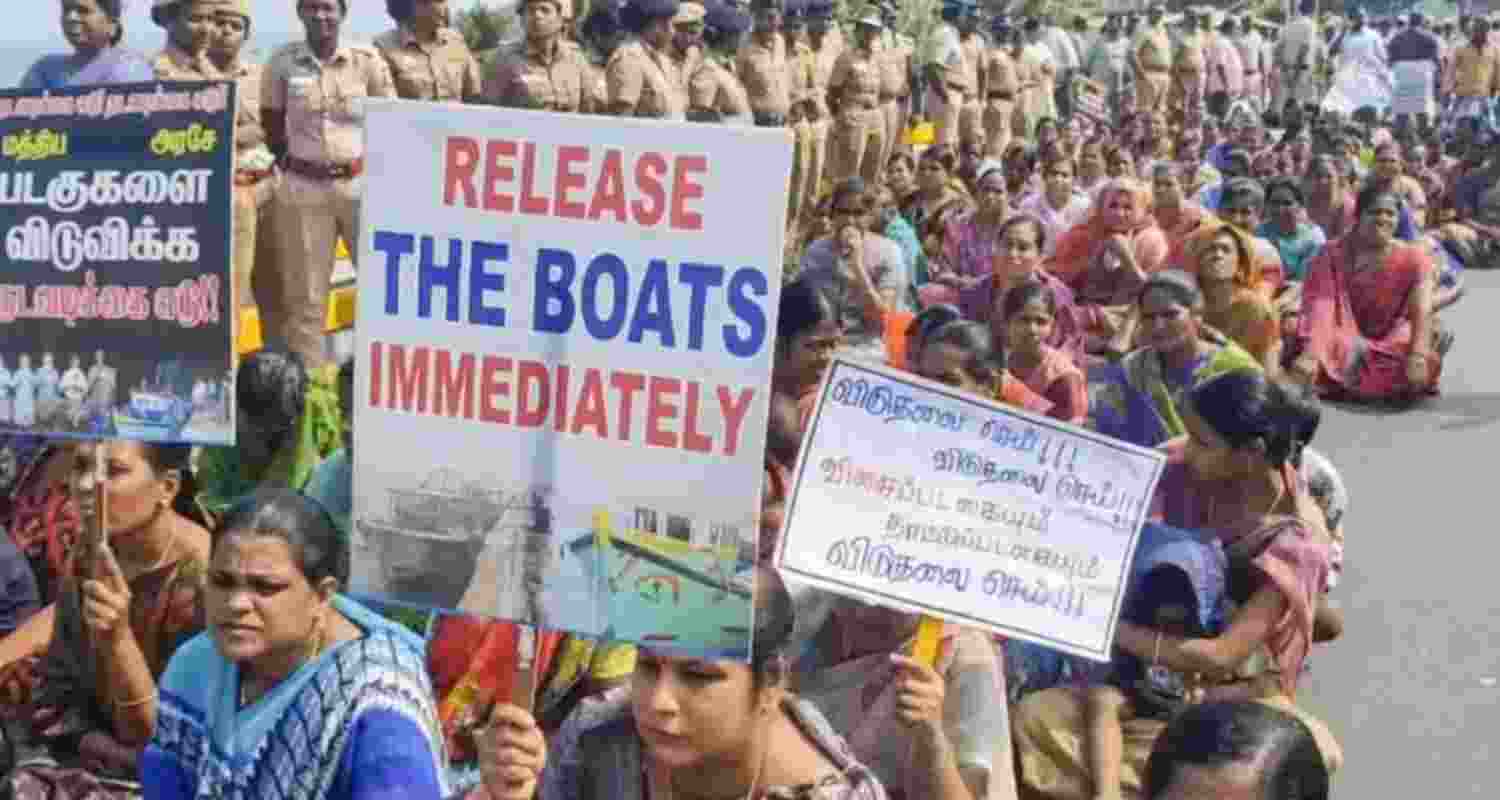 Detention of 12 TN fishermen by Lankan army sparks protest